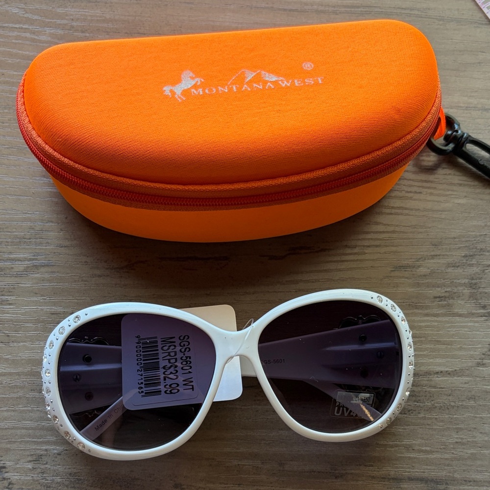 NWT Montana West White Concho Sunglasses with rhinestone detail